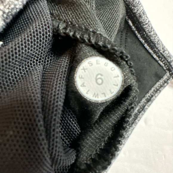 Lululemon Power Y Tank Luon Heathered Black Size 6 EUC - Picture 8 of 10